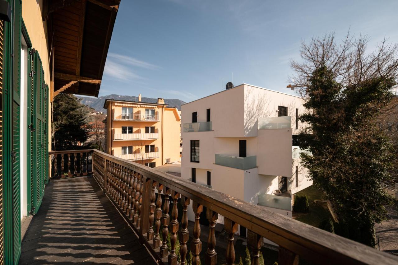 Guesthouse Diwine Meran Exterior foto The balcony of the house