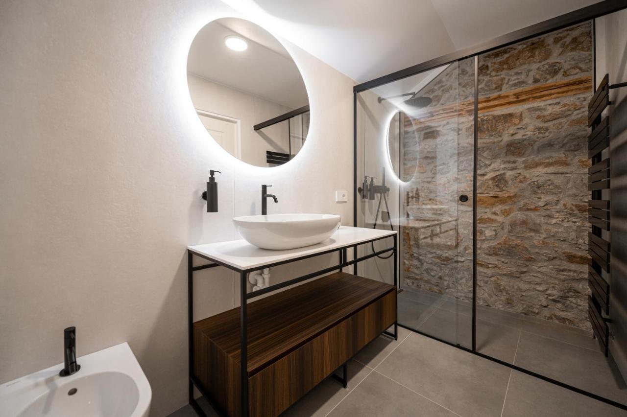 Guesthouse Diwine Meran Exterior foto Bathroom with shower enclosure