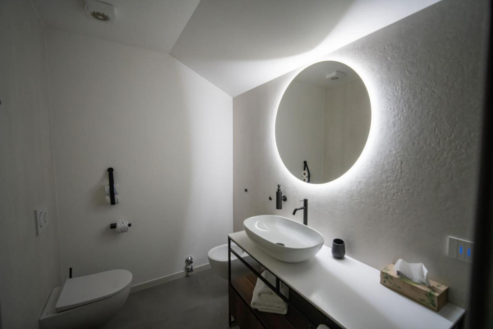 Guesthouse Diwine Meran Exterior foto Bathroom