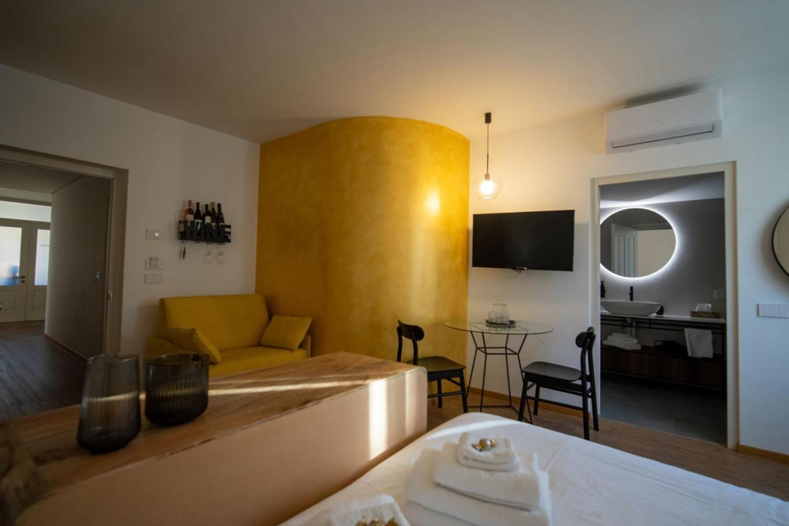 Guesthouse Diwine Meran Exterior foto A room at the hotel