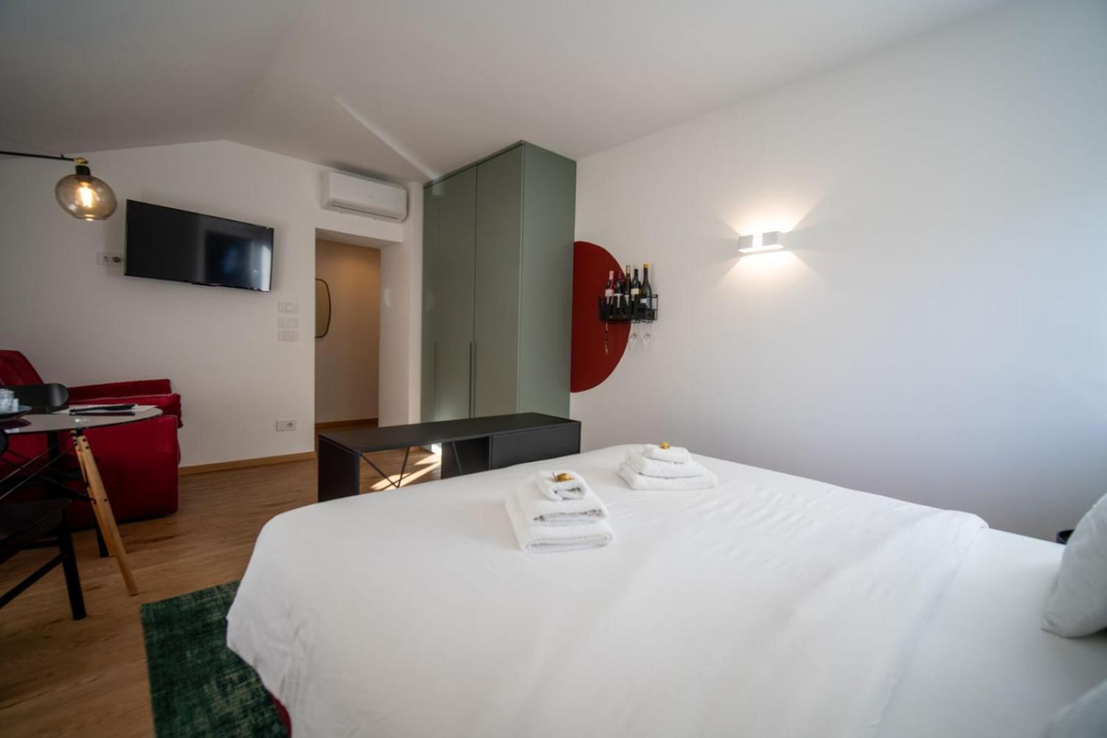 Guesthouse Diwine Meran Exterior foto A room at the hotel
