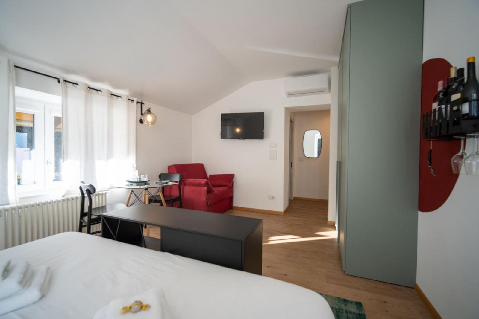 Guesthouse Diwine Meran Exterior foto A room at the hotel